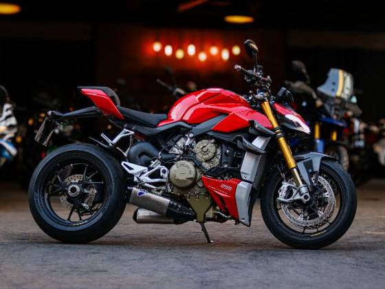 DUCATI STREETFIGHTER V4 S DUCATI STREETFIGHTER V4 S